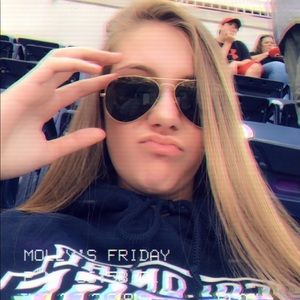 Meet your Posher, Molly